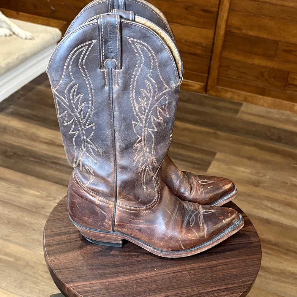 Western Style Brown Leather Heeled Boots - Picture 3 of 8